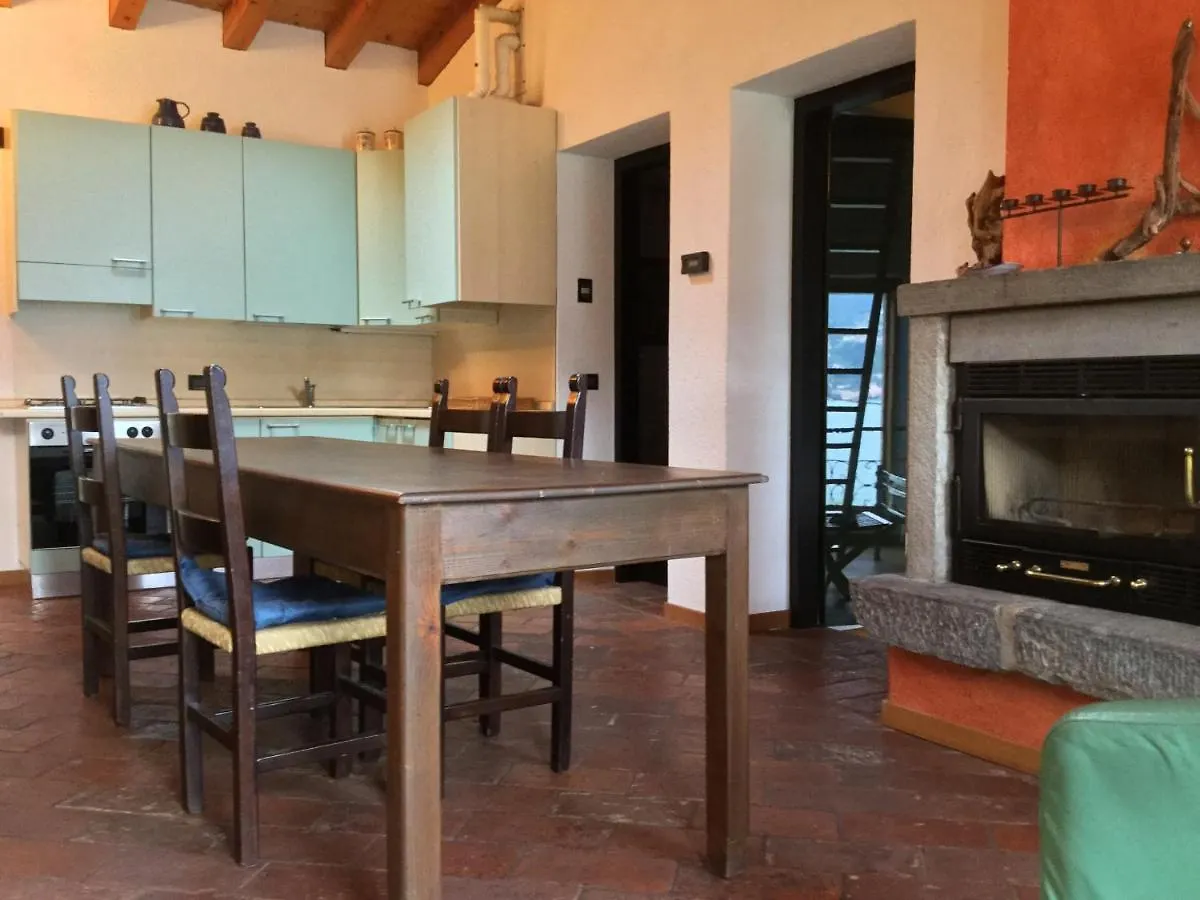 Appartamento Terrazza Sul Porto Monte Isola 0*,  Italien